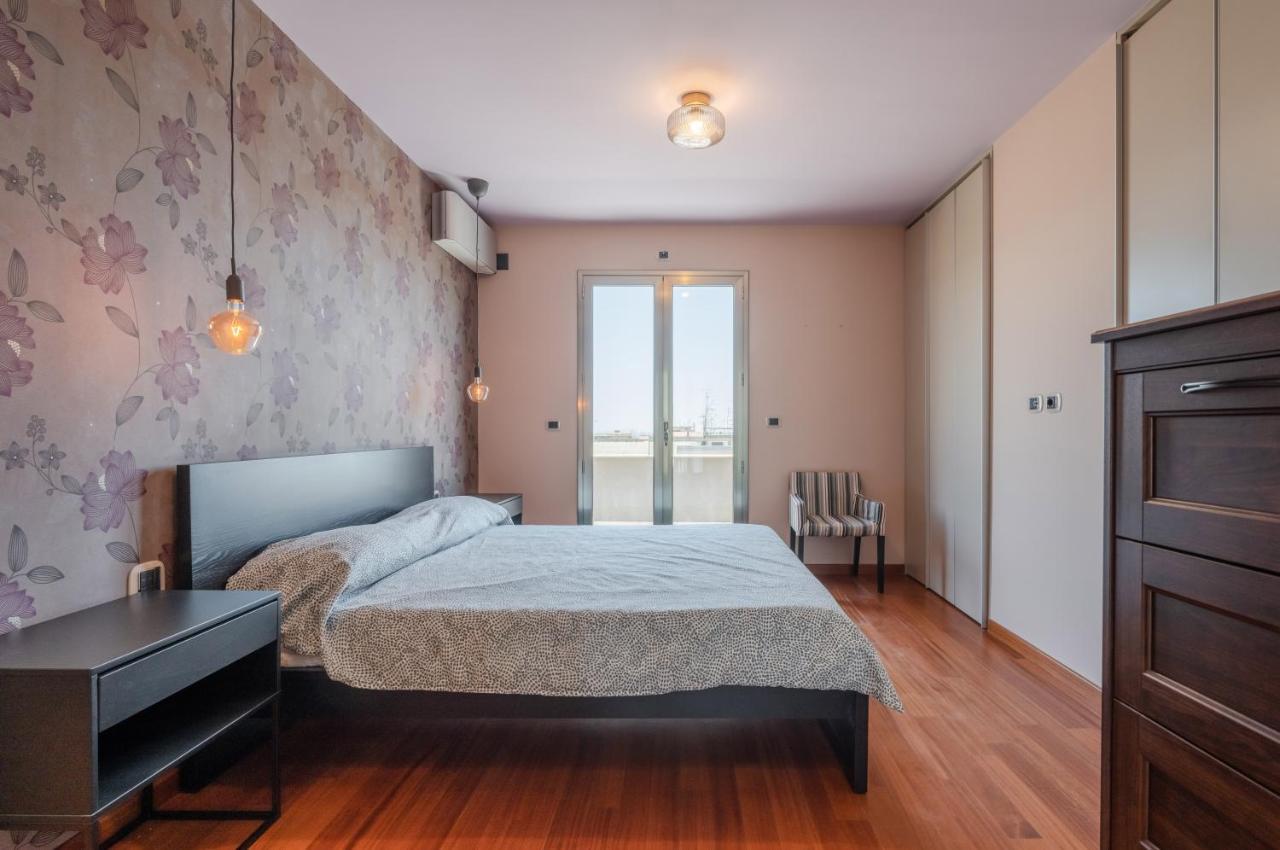 Etna View Superior Flat With Terrace And Jacuzzi Apartment Catania
